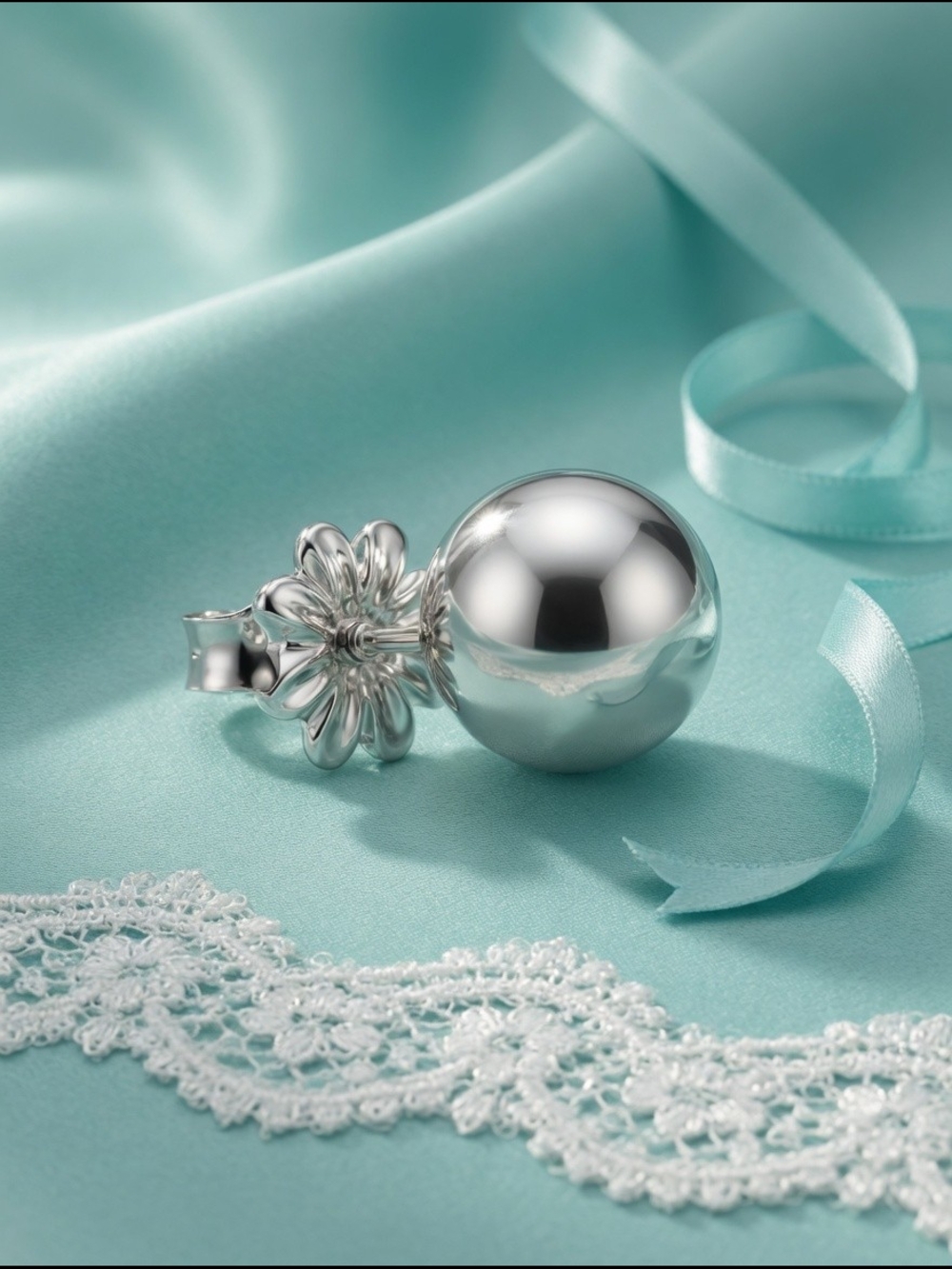 Tiffany & Co. Tiffany HardWear Ball Earring 1  in Silver, 8 mm